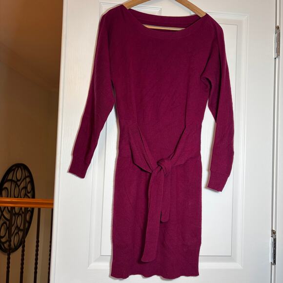Laundry by design magenta sweater dress. Size S. Knee length. Front tie Boatneck - Picture 3 of 5
